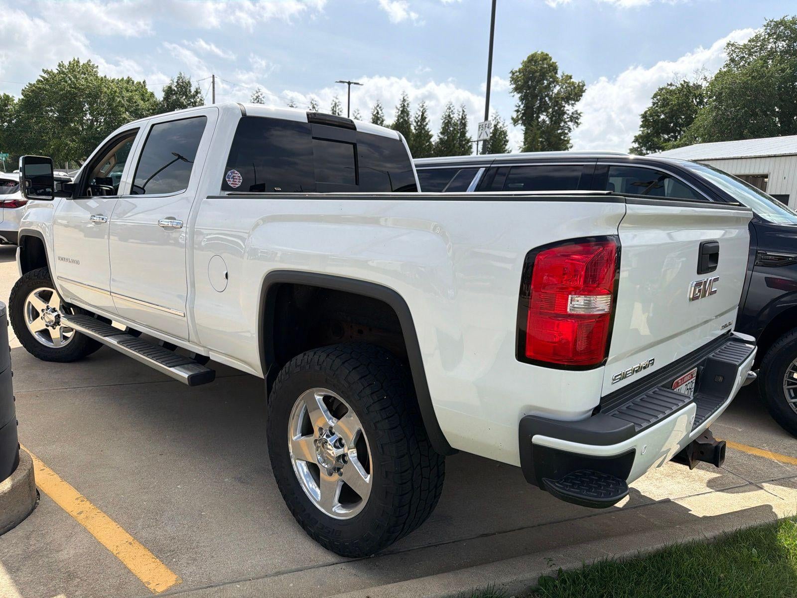 2015 GMC Sierra 2500 HD — side profile view