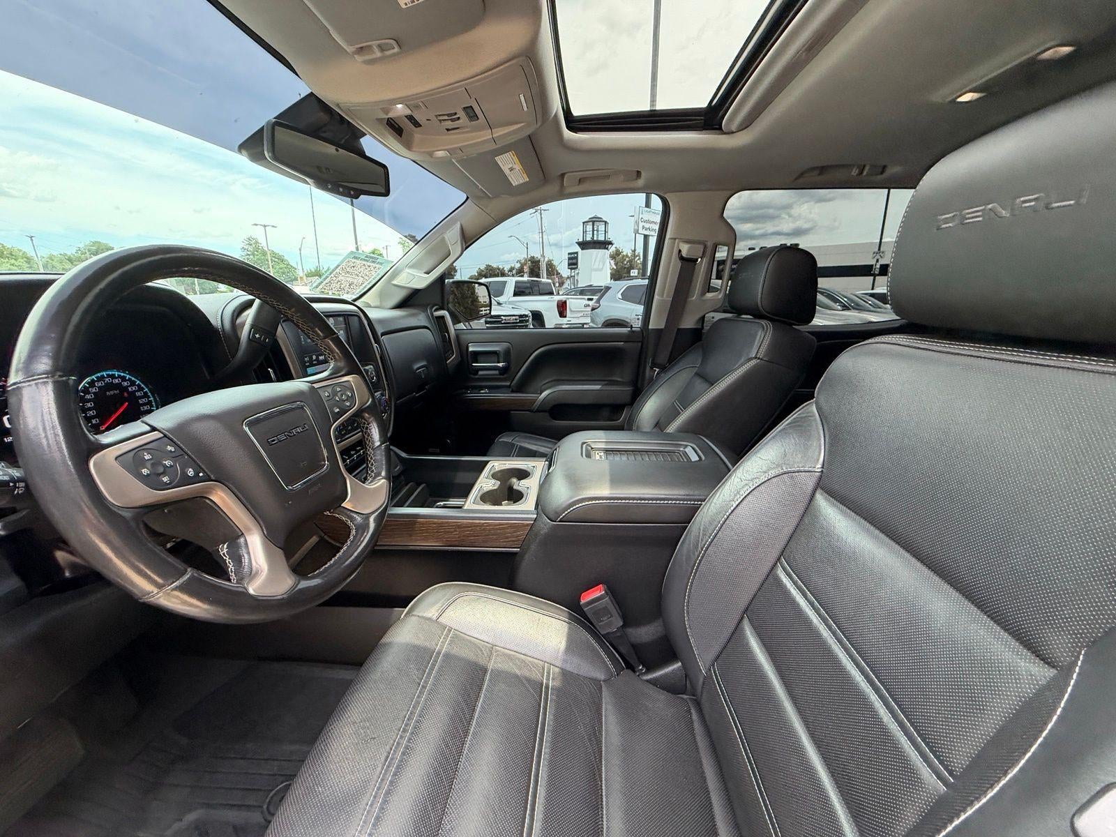2018 GMC Sierra 1500 — interior view